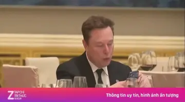 ما نوع الهاتف الذي يستخدمه الملياردير إيلون ماسك؟